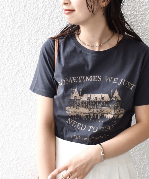 SHIPS（シップス）の「* オーガニックコットン アンティーク調 線画 TEE◆（Tシャツ/カットソー・レディース・ホワイト/チャコールグレー/ダークグレー/ライトピンク/ライトホワイト/ピンク・ONE SIZE）」の2枚目の写真