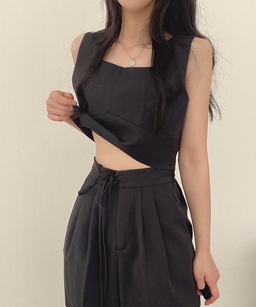 FREE STYLISTS（フリー スタイリスト）の「YUGA_YGMC スクエアネック トップス + ワイドレングスパンツ　セットアップ（アンサンブル・レディース・ライトグレー/ブラック・FREE）」の7枚目の写真