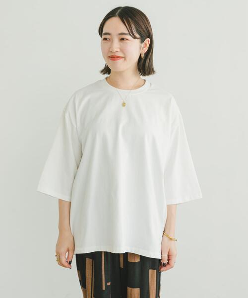 ITEMS URBANRESEARCH（アイテムズ アーバンリサーチ）の「クルーネックハンソデTシャツ（Tシャツ/カットソー・レディース・チャコールグレー/グレー系その他/ブルー系その他/ホワイト系その他/ホワイト・SMALL/MEDIUM）」の15枚目の写真