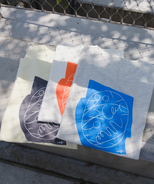 Kastane（カスタネ）の「【UNISEX/サイズ展開あり】SIXSENCE バックプリントTee（Tシャツ/カットソー・レディース・グレー/オフホワイト/イエロー・S/L）」の4枚目の写真