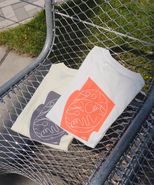 Kastane（カスタネ）の「【UNISEX/サイズ展開あり】SIXSENCE バックプリントTee（Tシャツ/カットソー・レディース・グレー/オフホワイト/イエロー・S/L）」の5枚目の写真