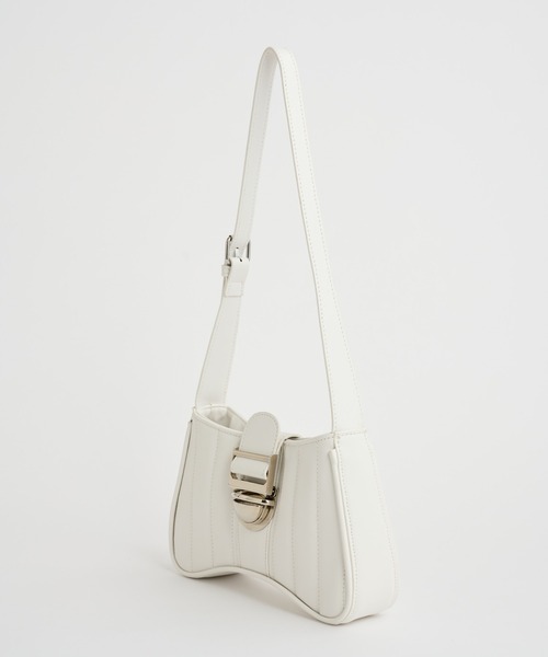 COLONY 2139（コロニートゥーワンスリーナイン）の「フェイクレザーキルティングバッグ（ショルダーバッグ・レディース・ブラック/オフホワイト・FREE）」の18枚目の写真