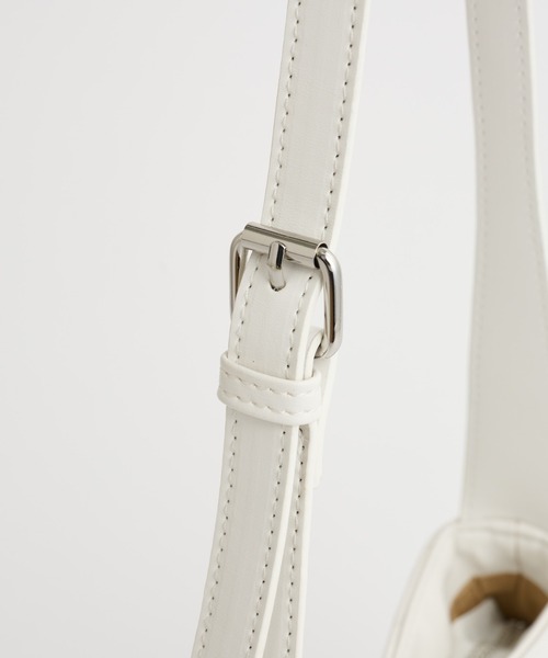 COLONY 2139（コロニートゥーワンスリーナイン）の「フェイクレザーキルティングバッグ（ショルダーバッグ・レディース・ブラック/オフホワイト・FREE）」の14枚目の写真