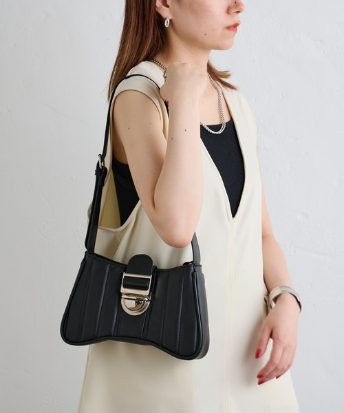 COLONY 2139（コロニートゥーワンスリーナイン）の「フェイクレザーキルティングバッグ（ショルダーバッグ・レディース・ブラック/オフホワイト・FREE）」の7枚目の写真