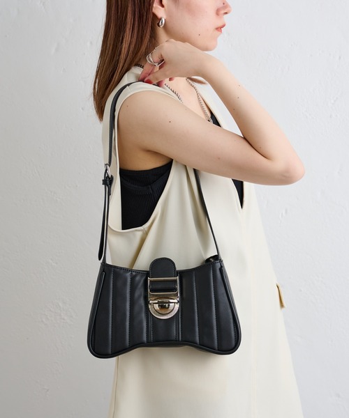 COLONY 2139（コロニートゥーワンスリーナイン）の「フェイクレザーキルティングバッグ（ショルダーバッグ・レディース・ブラック/オフホワイト・FREE）」の11枚目の写真