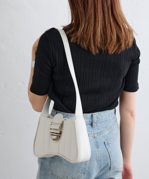 COLONY 2139（コロニートゥーワンスリーナイン）の「フェイクレザーキルティングバッグ（ショルダーバッグ・レディース・ブラック/オフホワイト・FREE）」の21枚目の写真