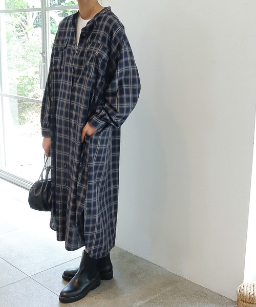 AMERICAN HOLIC（アメリカンホリック）の「イージーケアWポケットシャツワンピース（シャツワンピース・レディース・ブラック×ホワイト/ブラック/ホワイト系その他7/ネイビー系3・M/L）」の16枚目の写真