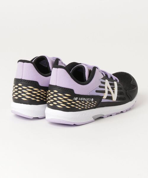 NEW BALANCE（ニューバランス）の「NB Hanzo J v6　Lace（スニーカー・キッズ・ブラック×ホワイト/ブルー系その他/ブラック×パープル・20.0cm/24.0cm/25.0cm/22.5cm/19.0cm/21.0cm/22.0cm/19.5cm/24.5cm/23.5cm/21.5cm/20.5cm/23.0cm）」の4枚目の写真