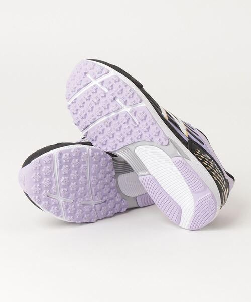 NEW BALANCE（ニューバランス）の「NB Hanzo J v6　Lace（スニーカー・キッズ・ブラック×ホワイト/ブルー系その他/ブラック×パープル・20.0cm/24.0cm/25.0cm/22.5cm/19.0cm/21.0cm/22.0cm/19.5cm/24.5cm/23.5cm/21.5cm/20.5cm/23.0cm）」の5枚目の写真