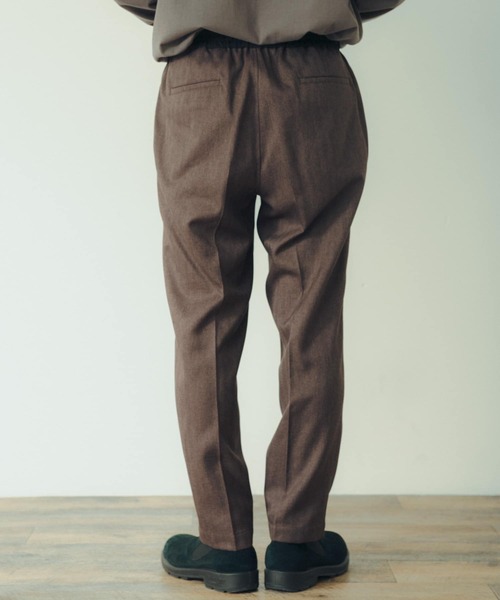 ITEMS URBANRESEARCH（アイテムズ アーバンリサーチ）の「ウエストイージーヘリンボーンテーパードパンツ（その他パンツ・メンズ・ブラック/ブラウン・LARGE/MEDIUM）」の9枚目の写真
