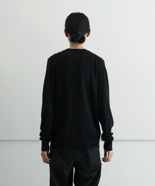 FRED PERRY(フレッドペリー)の「FRED PERRY CLASSIC CREW NECK JUMPER(ニット/セーター・メンズ・ブラック・M/S)」の3枚目の写真