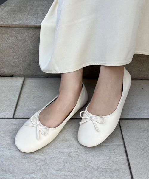 one after another NICE CLAUP（ワンアフターアナザーナイスクラップ）の「アソートバレエシューズ（バレエシューズ・レディース・ブラック/アイボリー・SMALL/LARGE/MEDIUM/X-LARGE）」の2枚目の写真