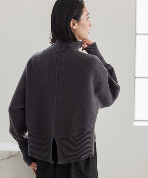 LAKOLE（ラコレ）の「7ゲージタートルショートニットプルオーバー / 985227（ニット/セーター・レディース・ブルー/イエロー/オフホワイト/ピンク/ラベンダー/チャコールグレー・SMALL/MEDIUM）」の3枚目の写真