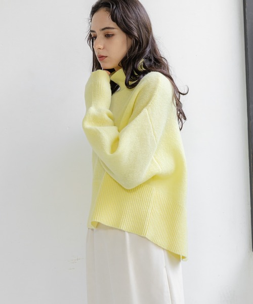 LAKOLE（ラコレ）の「7ゲージタートルショートニットプルオーバー / 985227（ニット/セーター・レディース・ブルー/イエロー/オフホワイト/ピンク/ラベンダー/チャコールグレー・SMALL/MEDIUM）」の5枚目の写真