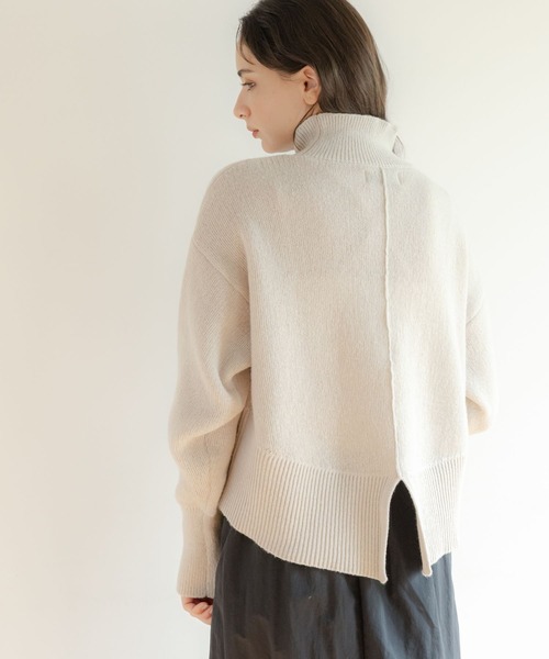 LAKOLE（ラコレ）の「7ゲージタートルショートニットプルオーバー / 985227（ニット/セーター・レディース・ブルー/イエロー/オフホワイト/ピンク/ラベンダー/チャコールグレー・SMALL/MEDIUM）」の18枚目の写真