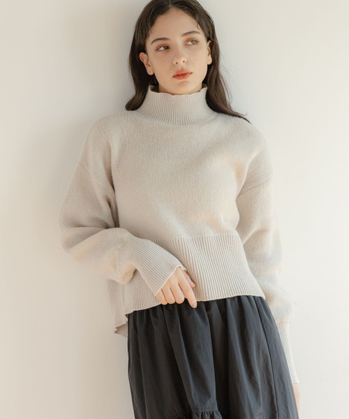 LAKOLE（ラコレ）の「7ゲージタートルショートニットプルオーバー / 985227（ニット/セーター・レディース・ブルー/イエロー/オフホワイト/ピンク/ラベンダー/チャコールグレー・SMALL/MEDIUM）」の13枚目の写真