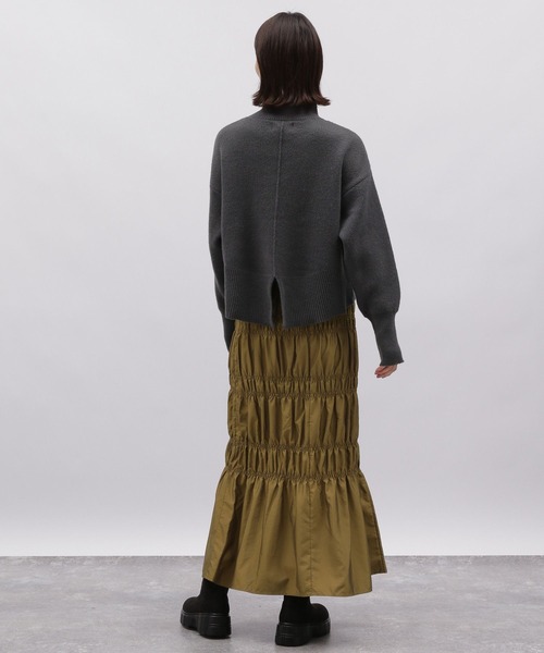 LAKOLE（ラコレ）の「7ゲージタートルショートニットプルオーバー / 985227（ニット/セーター・レディース・ブルー/イエロー/オフホワイト/ピンク/ラベンダー/チャコールグレー・SMALL/MEDIUM）」の9枚目の写真