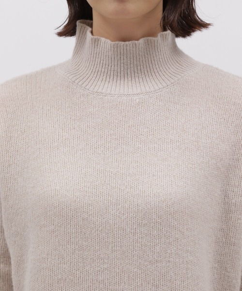 LAKOLE（ラコレ）の「7ゲージタートルショートニットプルオーバー / 985227（ニット/セーター・レディース・ブルー/イエロー/オフホワイト/ピンク/ラベンダー/チャコールグレー・SMALL/MEDIUM）」の16枚目の写真