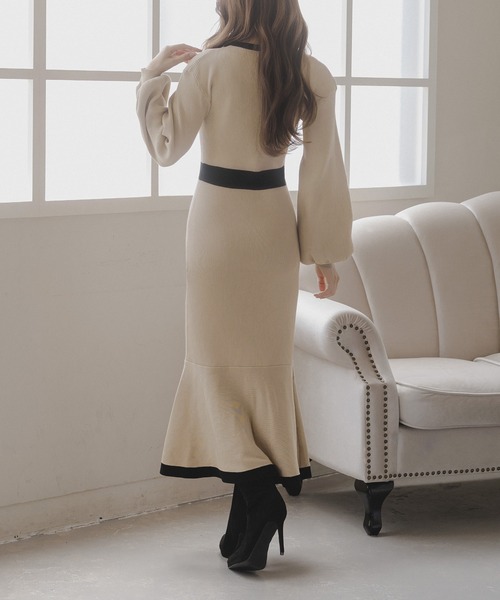Julia Boutique（ジュリアブティック）の「ロング丈 パイピングマーメイドニットワンピース（ワンピース・レディース・ブラック/ベージュ・LONG）」の5枚目の写真