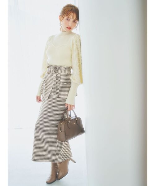 dazzlin(ダズリン)の「フラッフィパプスリーブニットトップス(ニット/セーター・レディース・ブラック/オフホワイト/オレンジ・FREE)」の6枚目の写真