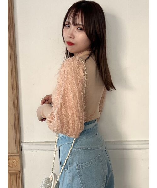 dazzlin(ダズリン)の「フラッフィパプスリーブニットトップス(ニット/セーター・レディース・ブラック/オフホワイト/オレンジ・FREE)」の22枚目の写真
