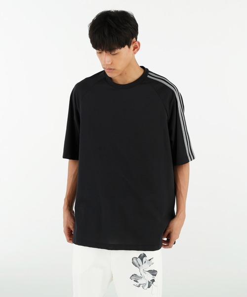 Y-3（ワイスリー）の「3S SS TEE（Tシャツ/カットソー・メンズ・ブラック・X-SMALL/LARGE/MEDIUM/SMALL/X-LARGE/XX-SMALL/XX-LARGE）」の2枚目の写真