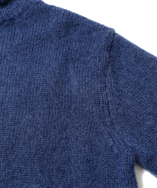 BEAMS（ビームス）の「VAPORIZE /  モヘヤ タートルネック ニット（ニット/セーター・メンズ・ブルー/レッド/ブラック/オフホワイト・LARGE/MEDIUM/SMALL）」の7枚目の写真