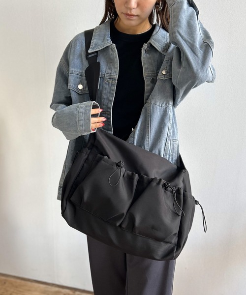 セール】【UNISEX】 ナイロン調ビッグショルダーバッグA4