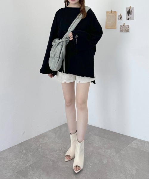 mysty woman（ミスティウーマン）の「ワイドシルエットミニ裏毛プルオーバー　106921（スウェット・レディース・オフホワイト/ブラック/グレー・FREE）」の22枚目の写真