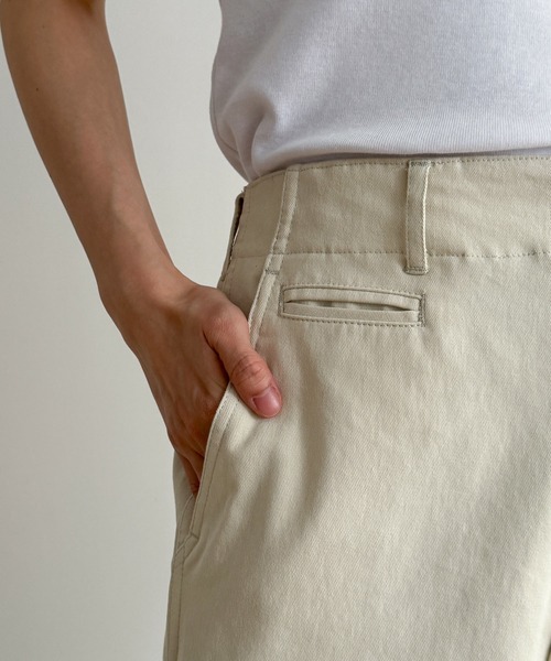 CANAL JEAN(キャナルジーン)の「RCW BLUE LABEL コットンルーズストレートチノパンツ(チノパンツ・レディース・ベージュ/サンドベージュ・SMALL/X-SMALL/X-LARGE/LARGE/MEDIUM)」の19枚目の写真