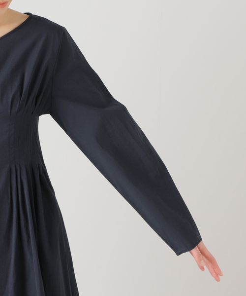Noble（ノーブル）の「サイドタックシアーワンピース（ワンピース・レディース・ホワイト/ネイビー・36/38）」の3枚目の写真