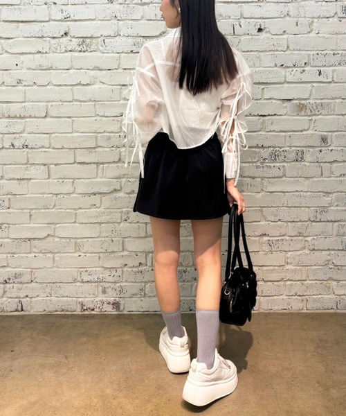 one after another NICE CLAUP(ワンアフターアナザーナイスクラップ)の「袖リボンシャツ/WEB限定(シャツ/ブラウス・レディース・ブラック/イエロー/オフホワイト/ブルー/ホワイト系その他/ピンク系その他/イエロー系その他・FREE)」の18枚目の写真