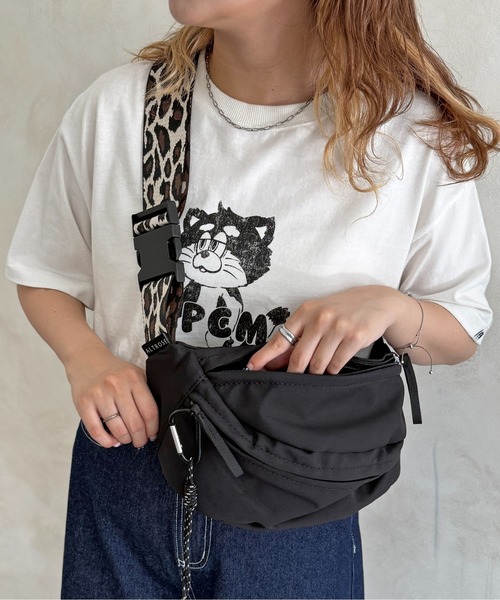 CPCM(シーピーシーエム)の「ナイロンボディバッグ(ボディバッグ/ウエストポーチ・レディース・アイボリー/ブラック/グレー/シルバー/シルバー系その他/グリーン系その他/ホワイト系その他/ブラック系その他/ブラック系その他2/ブラック系その他3・FREE)」の6枚目の写真