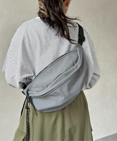 CPCM(シーピーシーエム)の「ナイロンボディバッグ(ボディバッグ/ウエストポーチ・レディース・アイボリー/ブラック/グレー/シルバー/シルバー系その他/グリーン系その他/ホワイト系その他/ブラック系その他/ブラック系その他2/ブラック系その他3・FREE)」の11枚目の写真