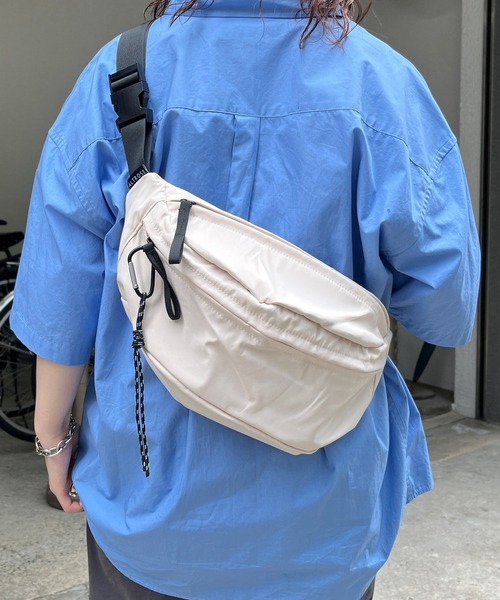 CPCM(シーピーシーエム)の「ナイロンボディバッグ(ボディバッグ/ウエストポーチ・レディース・アイボリー/ブラック/グレー/シルバー/シルバー系その他/グリーン系その他/ホワイト系その他/ブラック系その他/ブラック系その他2/ブラック系その他3・FREE)」の16枚目の写真