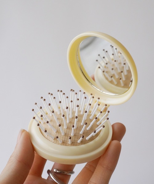 Port（ポート）の「ミラー付き クッション ミニ ヘアブラシ_（ヘアブラシ・レディース・グレー/ベージュ/アイボリー・FREE）」の3枚目の写真