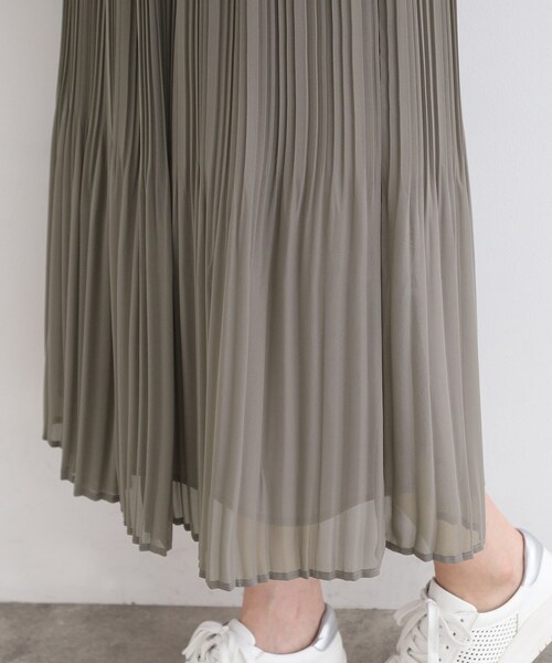 INDIVI(インディヴィ)の「◆【2点セット/洗える】フォルムニット&プリーツスカート セットアップ(セットアップ・レディース・ホワイト/ベージュ/ブルー系その他・05/13/15 /19/34/38)」の4枚目の写真