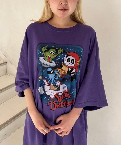 Candy Stripper(キャンディストリッパー)の「SPACE DELIVERY BIG BIG Tシャツ(Tシャツ/カットソー・レディース・オフホワイト/ブラック/パープル・2)」の3枚目の写真