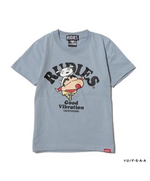 RUDIE'S（ルーディーズ）の「RUDIE'SxCRAYON SHINCHAN AIRPLANE KIDS TEE/ ルーディーズ×クレヨンしんちゃん エアプレーン キッズTシャツ（Tシャツ/カットソー）」