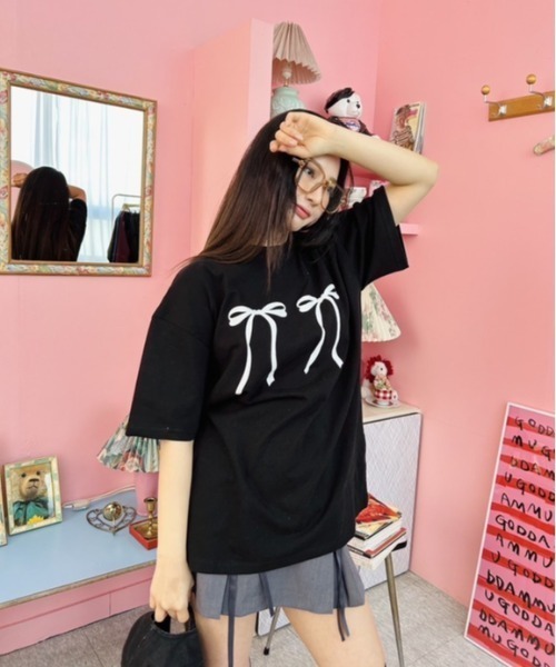ipugo(イプゴ)の「ipugo/イプゴ リボンビッグT 夏物 夏服(Tシャツ/カットソー・レディース・ホワイト/ブラック・FREE)」の1枚目の写真