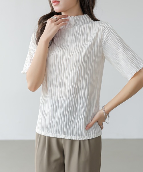 emi+（エミプラス）の「ウェーブジャガードメロープチハイネックTEE（Tシャツ/カットソー・レディース・グレー/アイボリー/ブラック/ピンク/グリーン・FREE）」の15枚目の写真