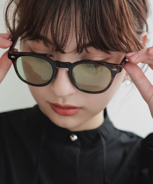 DONOBAN（ドノバン）の「【UVカット率 99％以上】 ボスリントン カラーサングラス（サングラス・レディース・パープル/ライトグリーン/スモーク/ブルー/ライトブラウン/グレー系その他・FREE）」の4枚目の写真