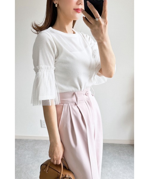 &. NOSTALGIA(アンドドットノスタルジア)の「【ZOZO限定】袖チュールリブハーフスリーブトップス(Tシャツ/カットソー・レディース・ホワイト/ブラック・M)」の4枚目の写真