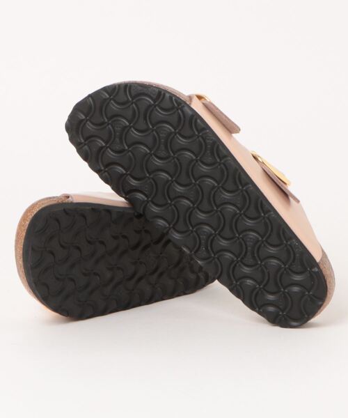 BIRKENSTOCK(ビルケンシュトック)の「ビルケンシュトック 1026553 Arizona BB LENA High Shine New Beige HEX Narrow/アリゾナ ビッグバックルハイシャイン ニューベージュ(サンダル・レディース・ベージュ・36/37/38/39/35/40)」の3枚目の写真