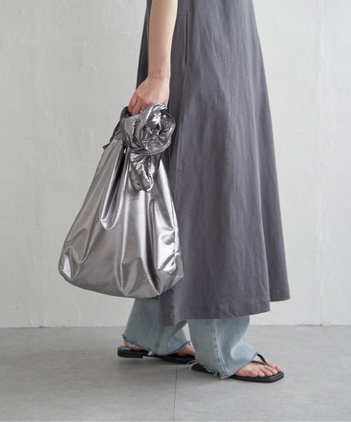 notch.(ノッチ)の「メタリックフリルバッグ(トートバッグ・レディース・ネイビー/シルバー系・ONESIZE)」の16枚目の写真