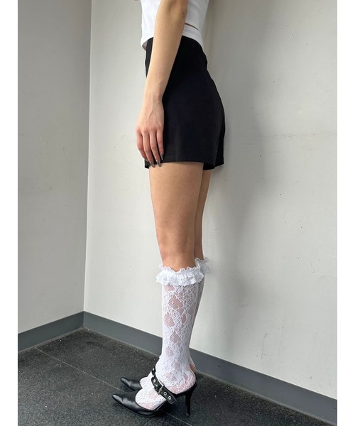 EGOIST(エゴイスト)の「ハイウエストショートパンツ(その他パンツ・レディース・ホワイト/ブラック・S/M)」の6枚目の写真