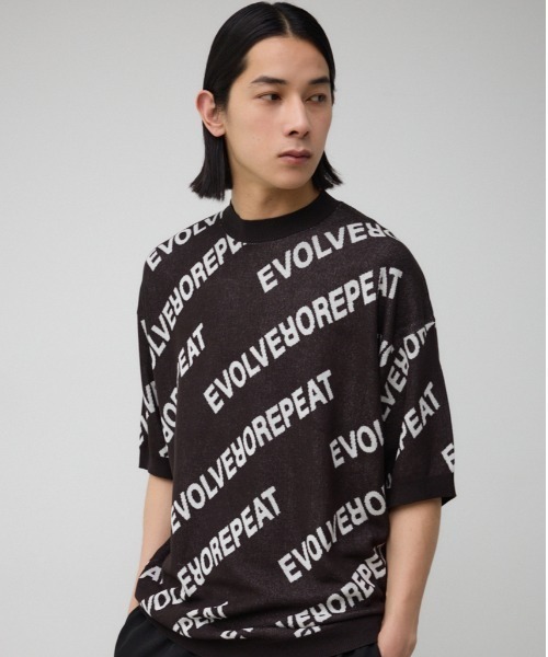 AZUL by moussy（アズールバイマウジー）の「総柄ロゴジャガードビッグニットトップス（ニット/セーター・メンズ・グレー系その他/ホワイト系その他/ブラック系その他・FREE）」の2枚目の写真