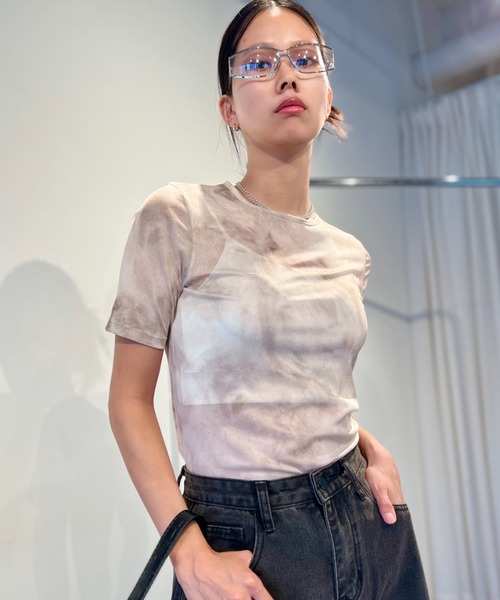 Solace(ソレイス)の「ニュアンス柄シアーハーフスリーブトップス(Tシャツ/カットソー・レディース・ブラック/ベージュ/オレンジ/イエロー・FREE)」の19枚目の写真