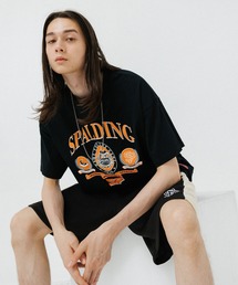 ADAM ET ROPE' | 《別注》【SPALDING/スポルディング】COLLEGE BASKETBALL CLUB LIKE DESIGN TEE / UNISEX(Tシャツ/カットソー)