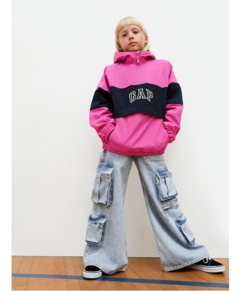 GAP(ギャップ)の「ミッドライズ ダブルカーゴ バギーデニム (キッズ)(デニムパンツ・キッズ・ライトインディゴブルー・120cm/130cm/155cm/160cm/150cm/140cm)」の2枚目の写真